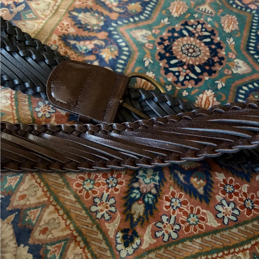 Excellent condition Dark Brown Fauc Leather Belt with antique Gold Buckle. - Picture 4 of 7